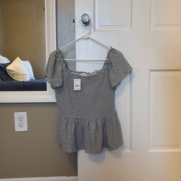 Luxology Tops - NWT Luxology Green Top